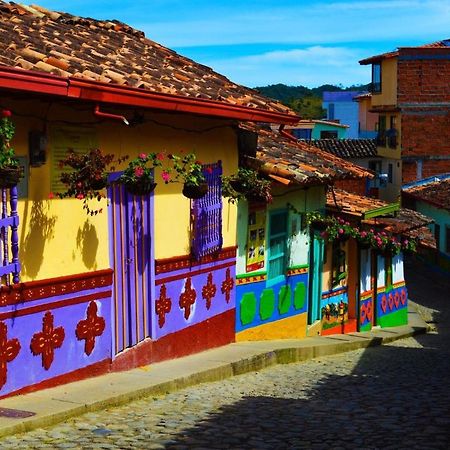 Hotel El Paisaje Guatapé Exteriör bild