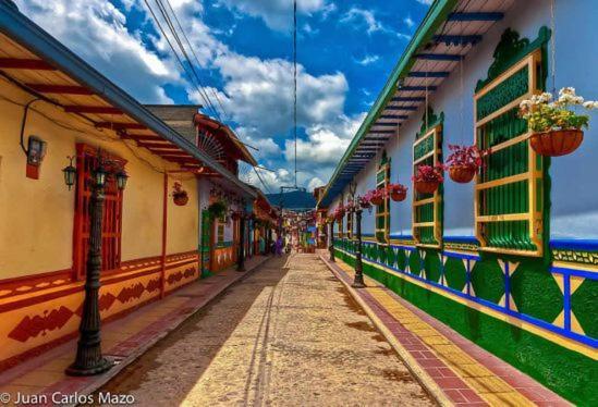 Hotel El Paisaje Guatapé Exteriör bild
